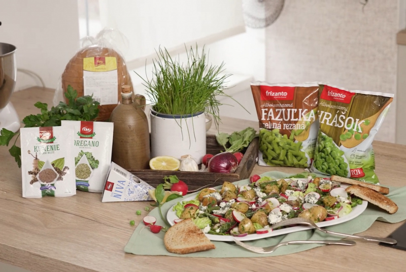 Recepty / Teplý šalát so zelenými fazuľkami a syrom - video Recepty / Teplý šalát so zelenými fazuľkami a syrom - video