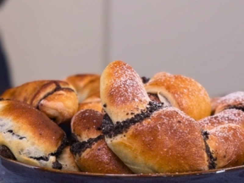 Plnené makové rožky