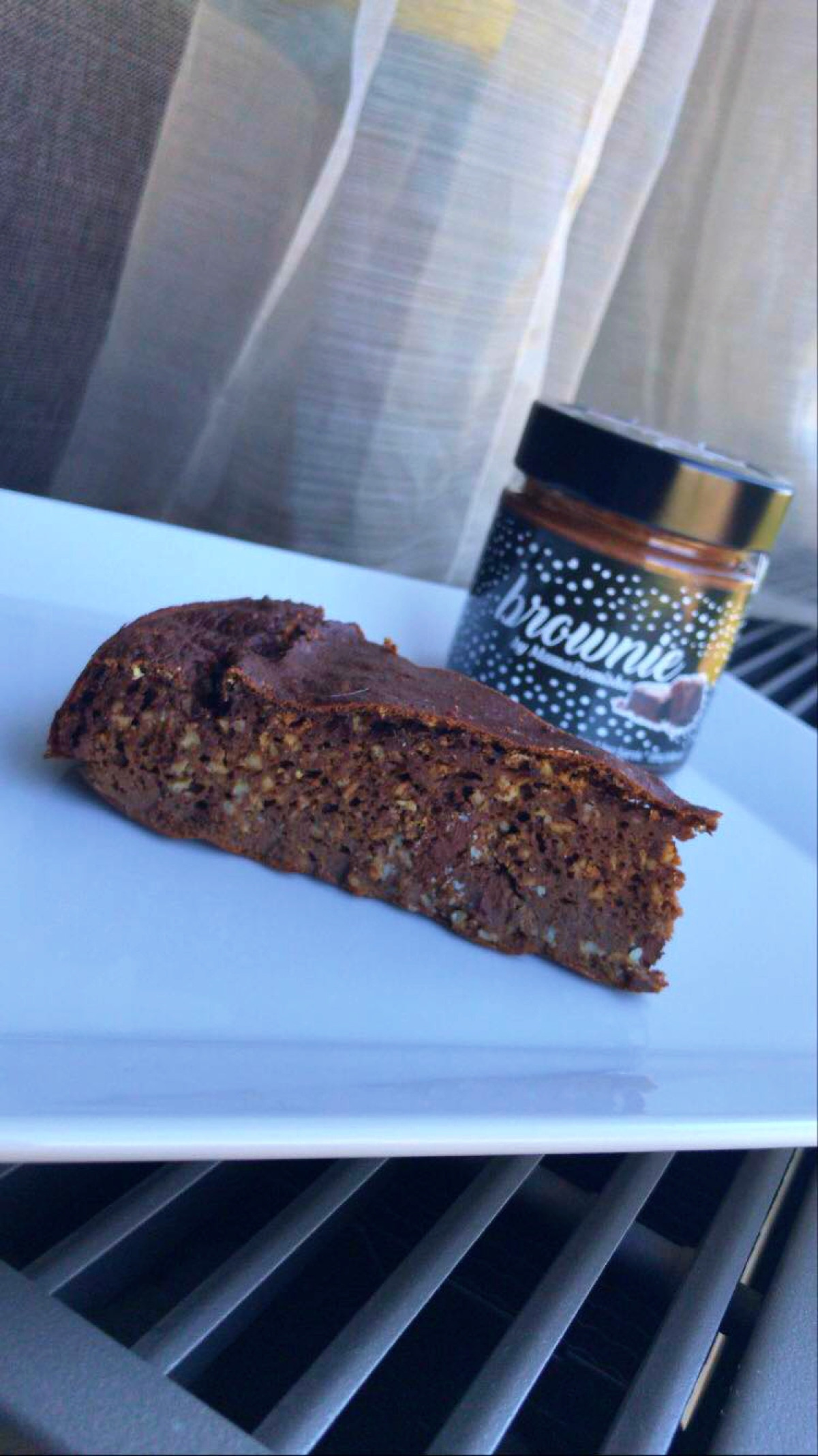 Cuketový brownie koláčik